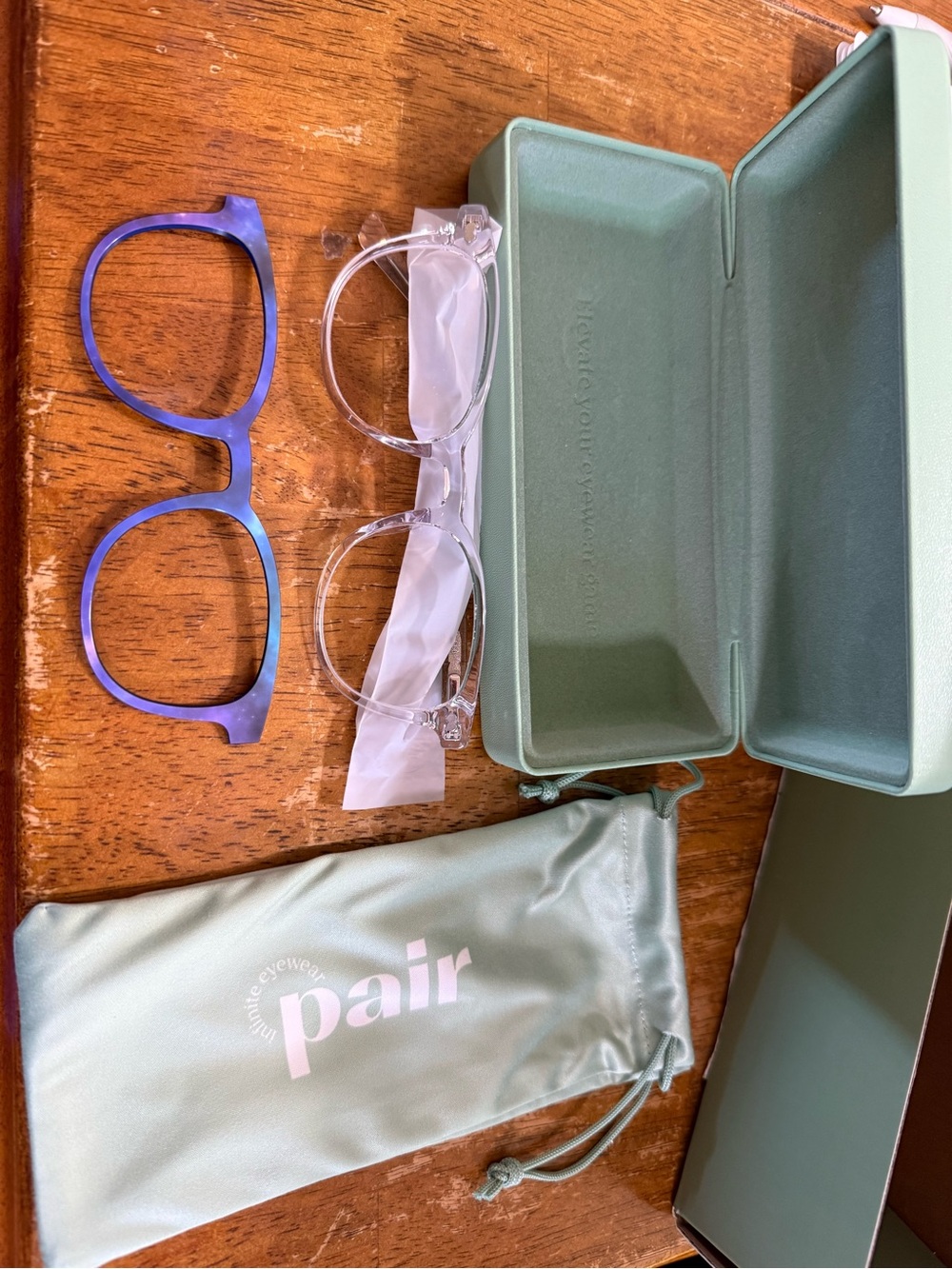 Pair eyewear Clear Round Demo Frame with Blue Interchangeable Front